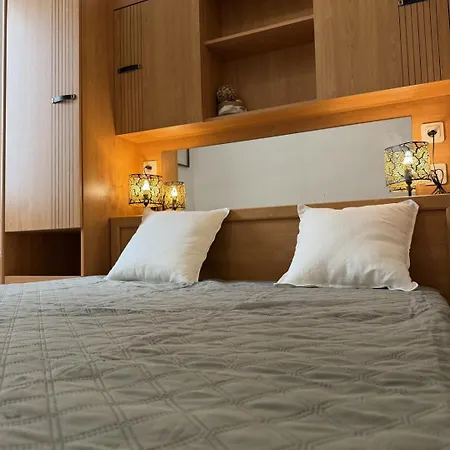 Raphael & Co - 2 2 Bedrooms * Le Puy-en-Velay